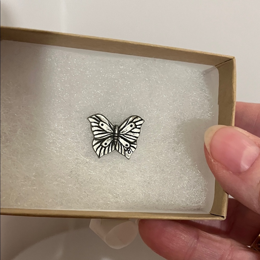 Intricate Silver Butterfly Brooch - Picture 1 of 8